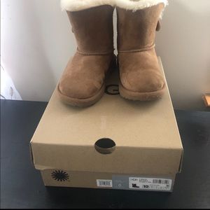 UGG Bailey Button II